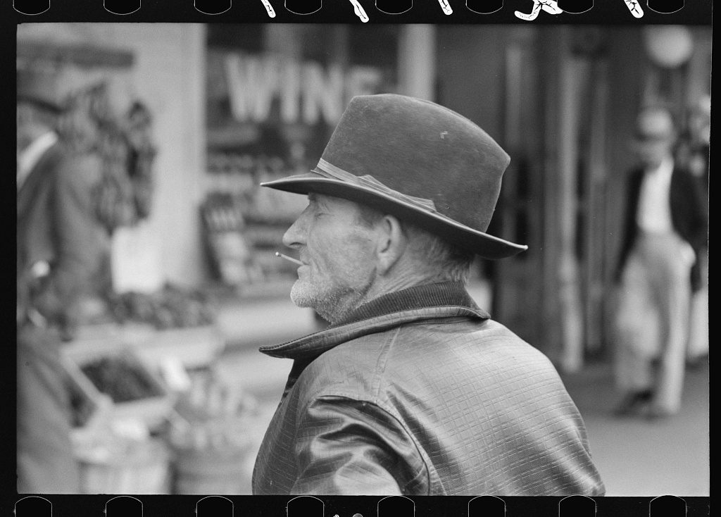 Russell Lee, 1939 — an older migrant man photographed for the Farm Security Administration